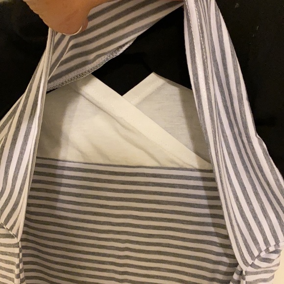 women’s nursing top. - Picture 2 of 3